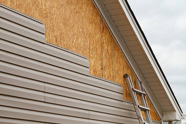 24/7 Emergency Vinyl Siding experts in Mead, CO